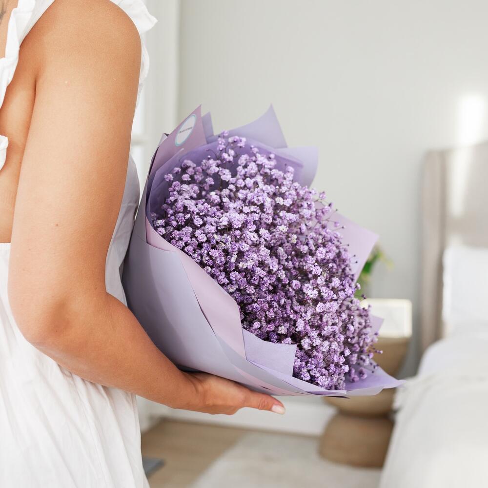 Чёрная смородина, букет из гипсофилы