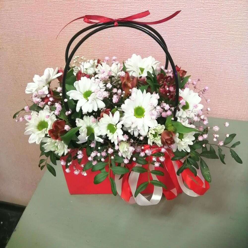 Сумочка с хризантемой и альстромерией Сумочка с хризантемой и альстромерией