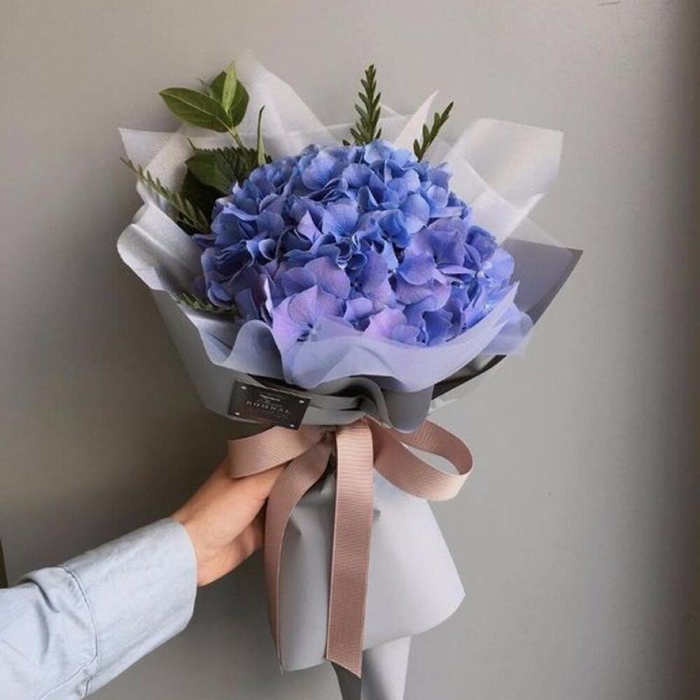 Букет с гортензией