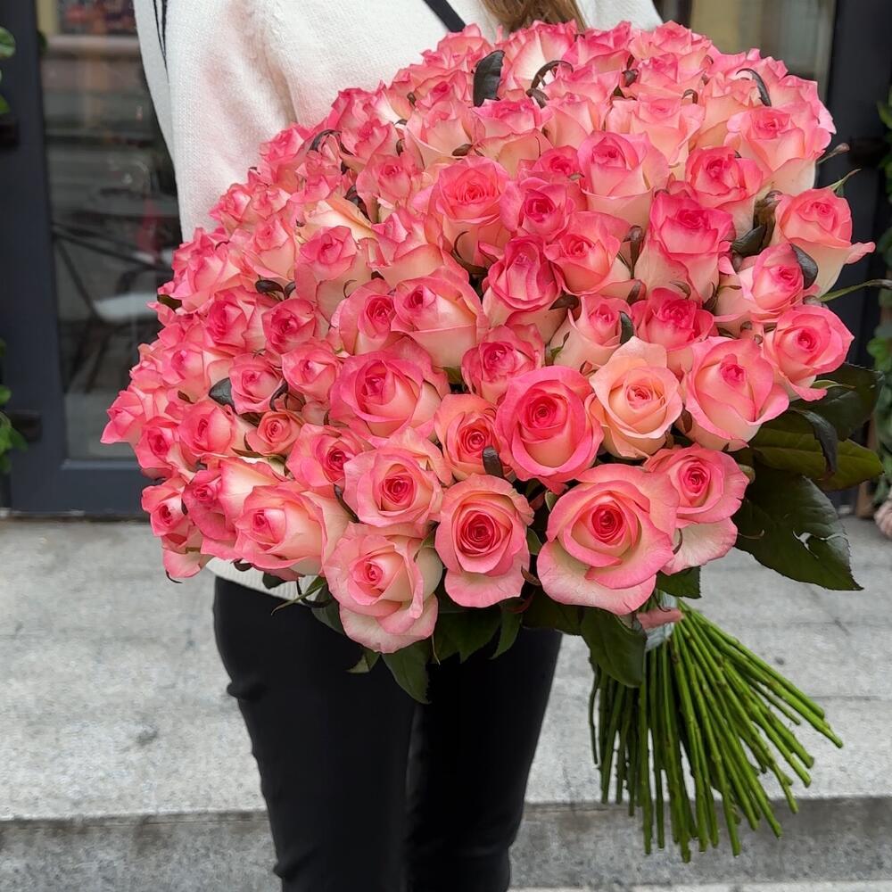 Букет біло рожева троянда 101